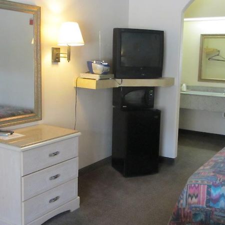 Camelot Inn & Suites Highway 290/Northwest Freeway Jersey Village Εξωτερικό φωτογραφία