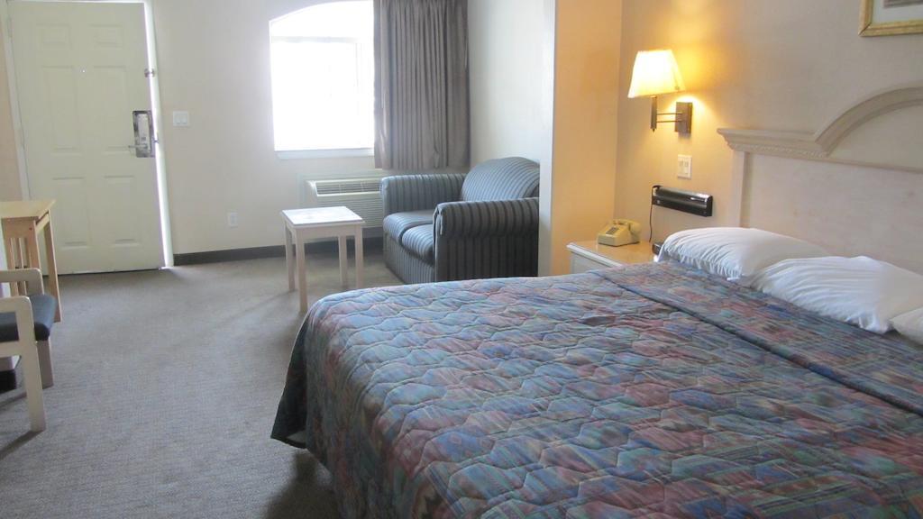 Camelot Inn & Suites Highway 290/Northwest Freeway Jersey Village Δωμάτιο φωτογραφία