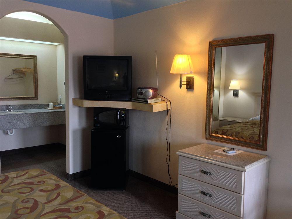 Camelot Inn & Suites Highway 290/Northwest Freeway Jersey Village Εξωτερικό φωτογραφία